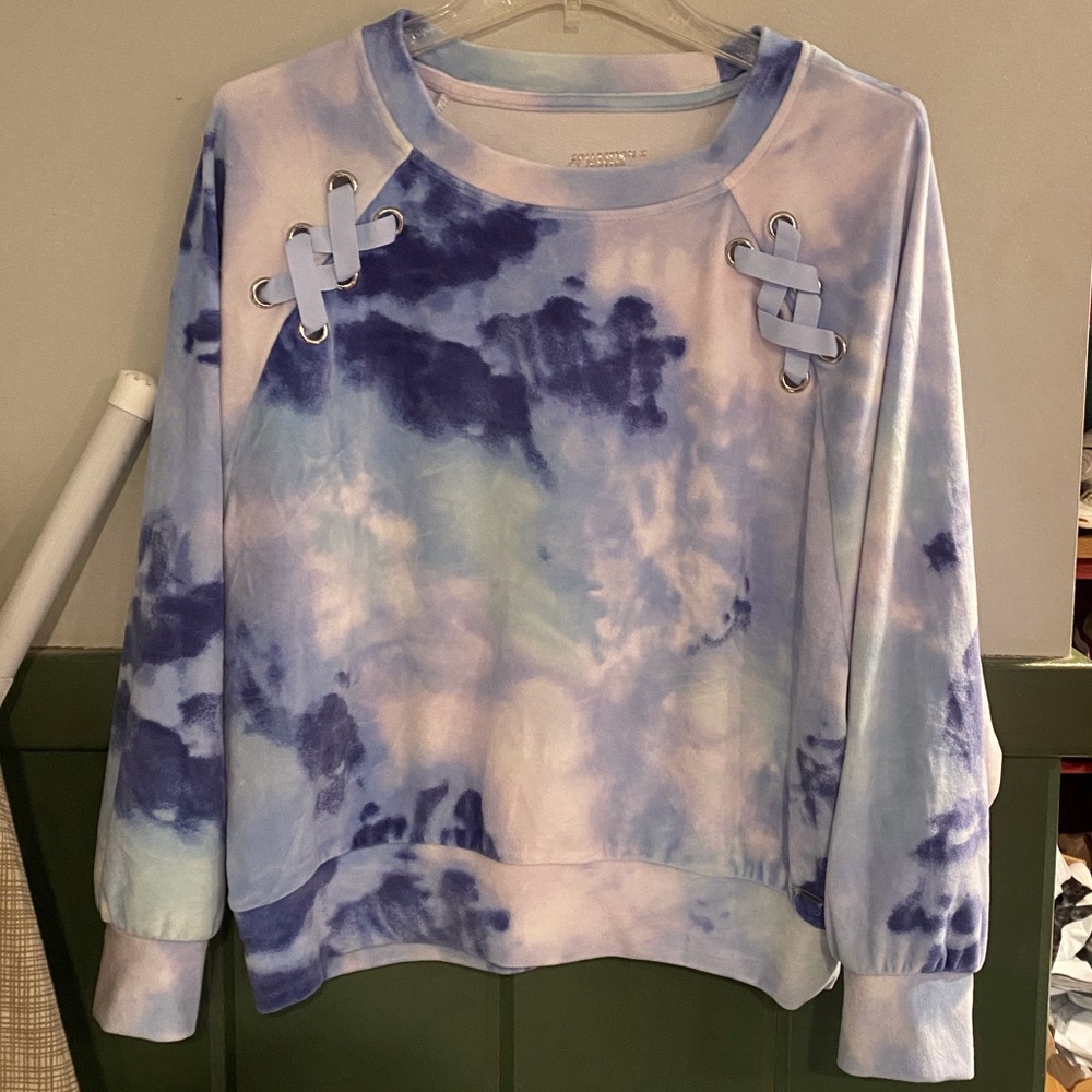 Kids justice sweatshirt size 16/18